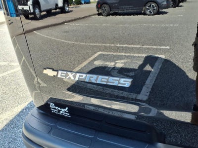 2025 Chevrolet Express Passenger 3500 1LS