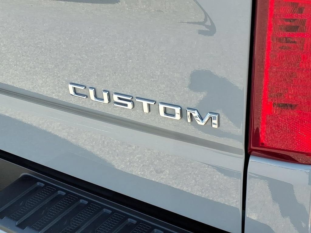2025 Chevrolet Silverado 1500 Custom