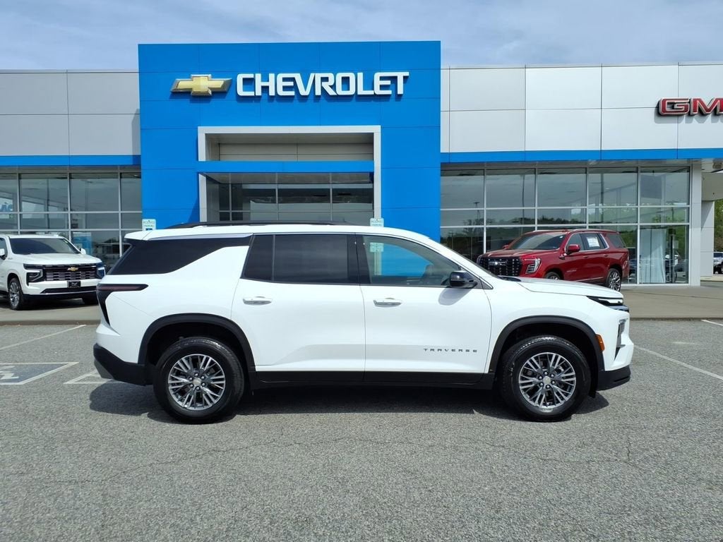 2025 Chevrolet Traverse LT
