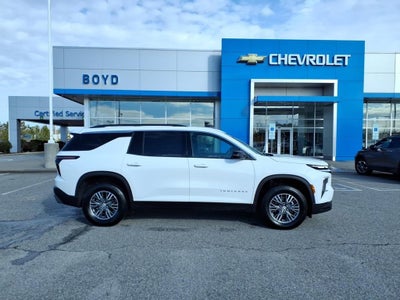 2025 Chevrolet Traverse LT