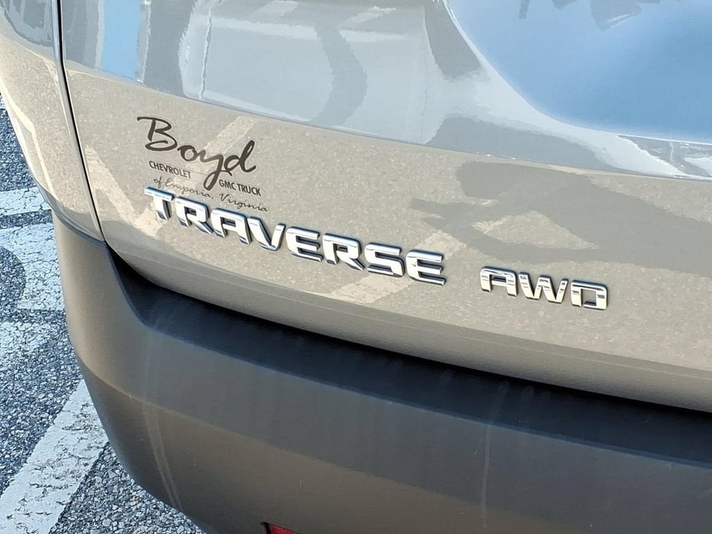 2023 Chevrolet Traverse LT Leather