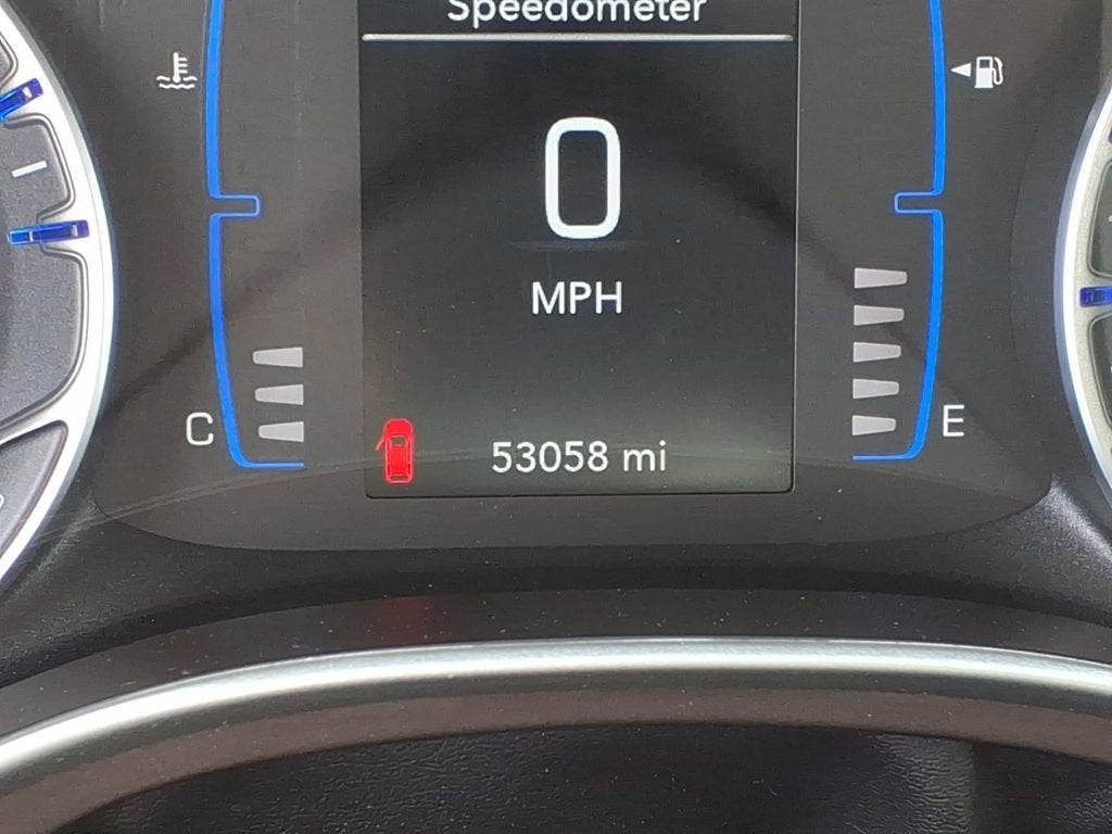 2023 Chrysler Voyager LX