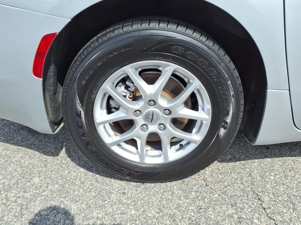 2023 Chrysler Voyager LX