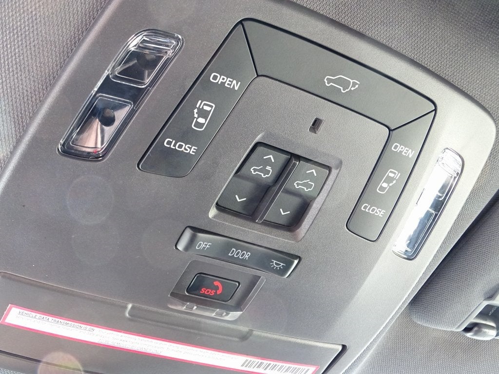 2023 Toyota Sienna Platinum 7 Passenger