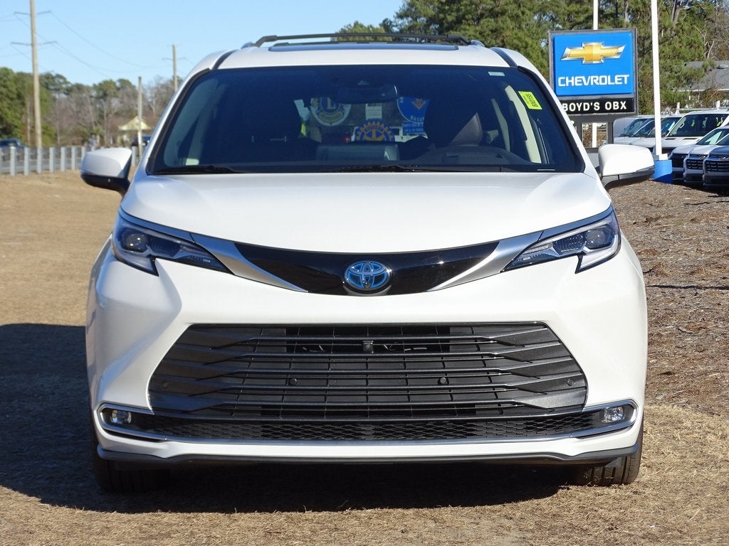 2023 Toyota Sienna Platinum 7 Passenger