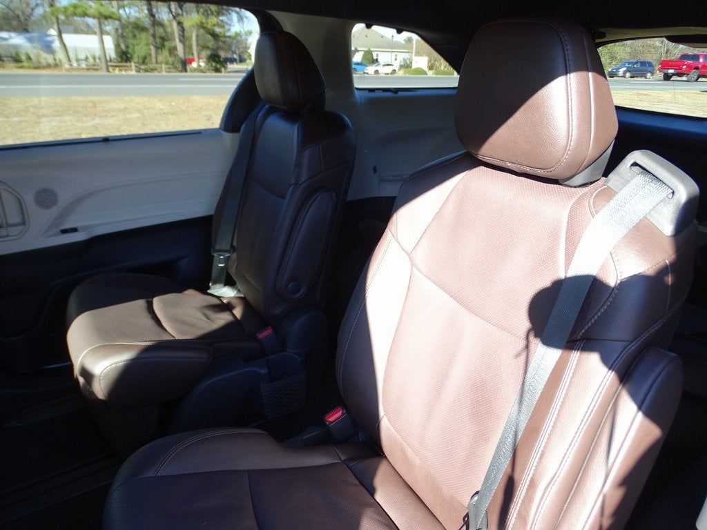 2023 Toyota Sienna Platinum 7 Passenger