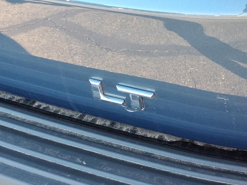 2025 Chevrolet Suburban LT