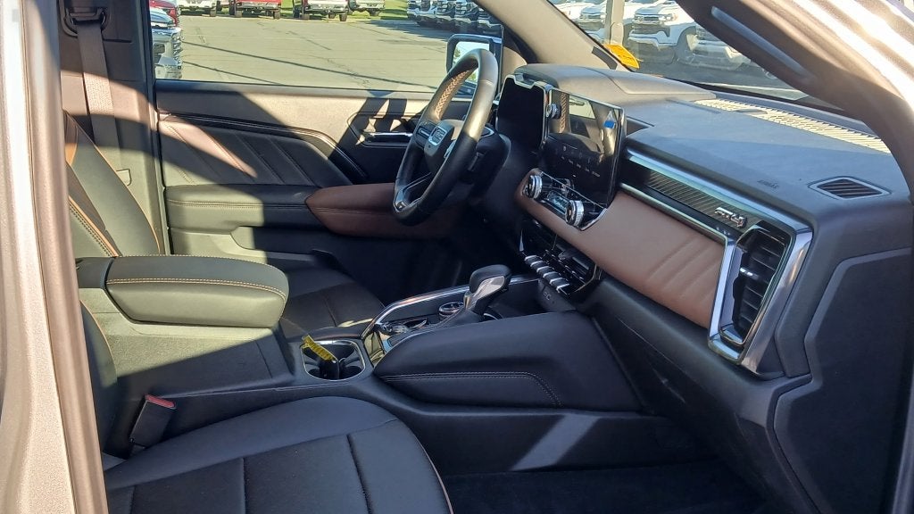 2025 GMC Canyon AT4