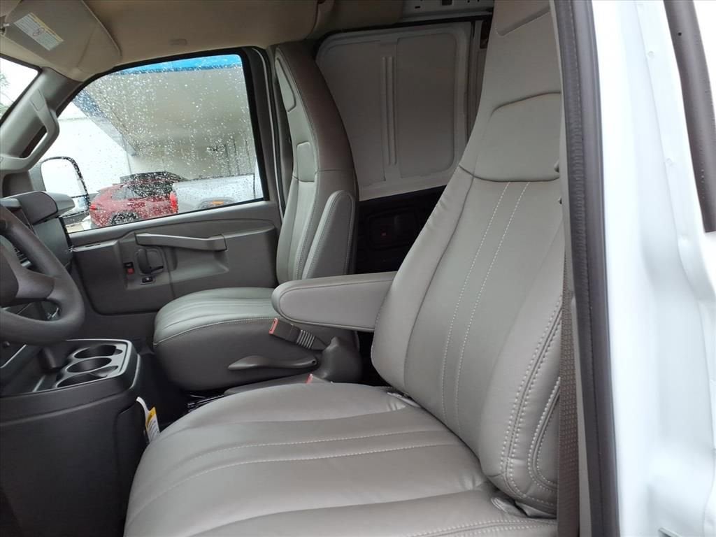 2025 GMC Savana Cargo 2500 Work Van