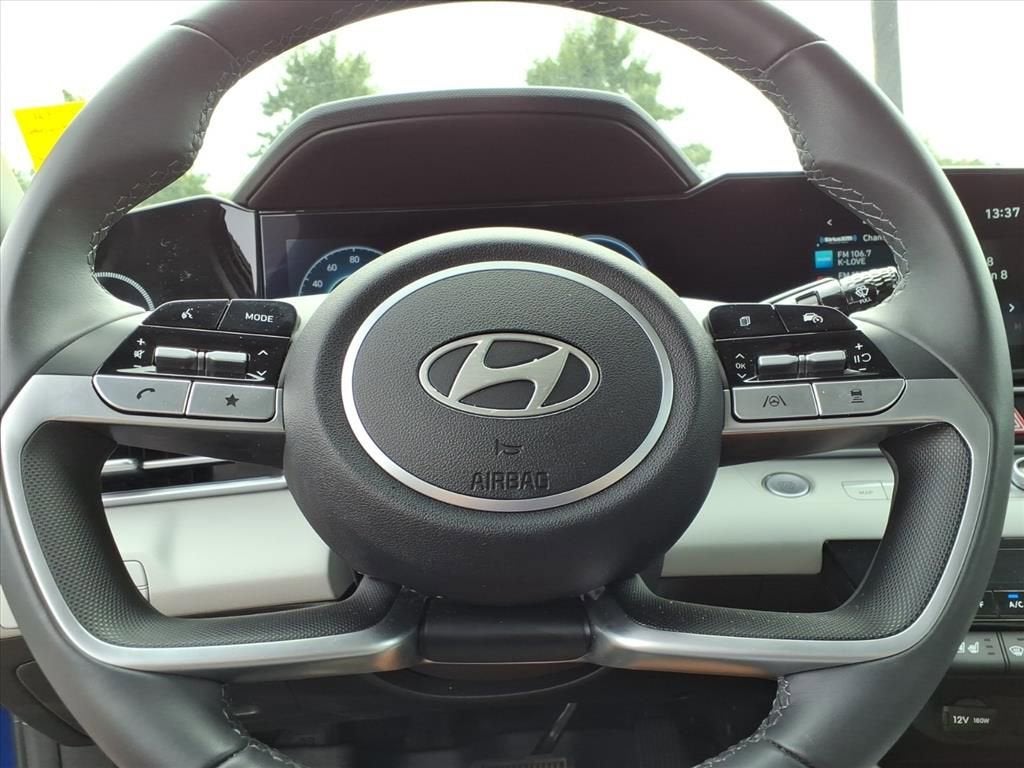 2025 Hyundai Elantra Hybrid Limited