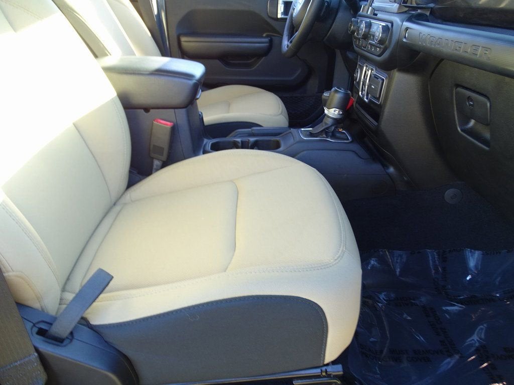 2020 Jeep Wrangler Unlimited Black and Tan