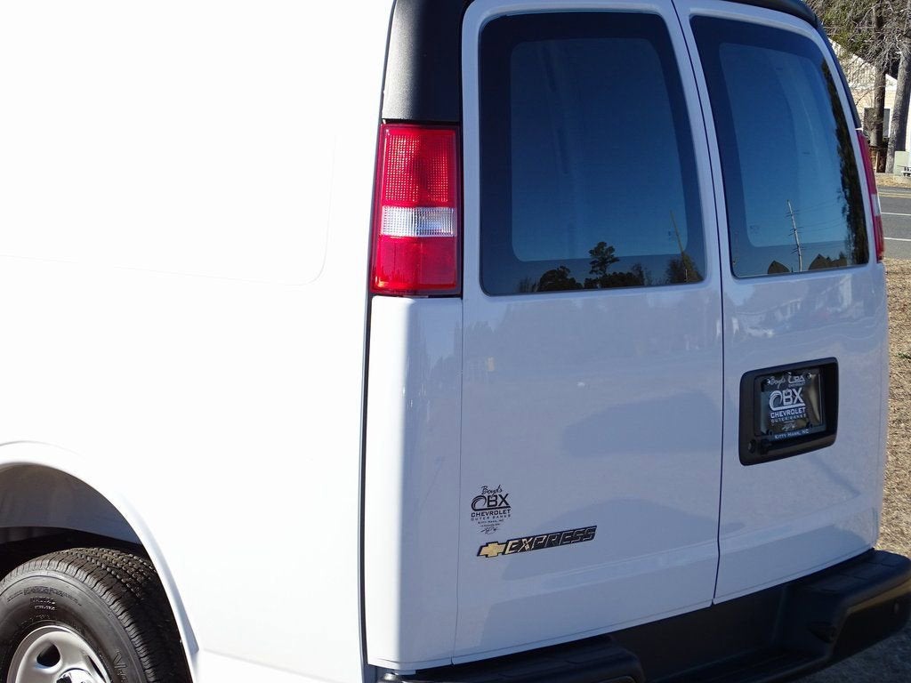 2025 Chevrolet Express Cargo 2500 WT