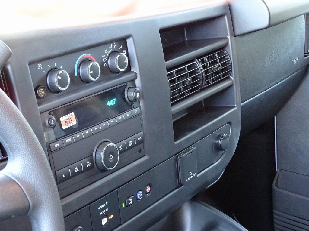 2025 Chevrolet Express Cargo 2500 WT