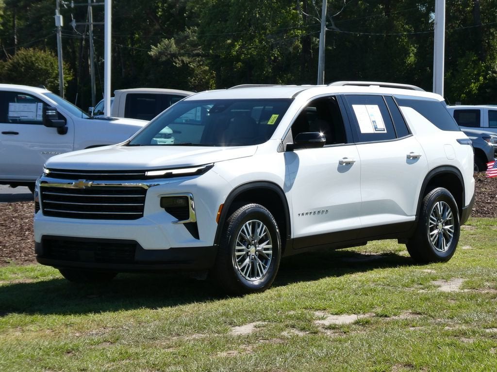 2025 Chevrolet Traverse LT