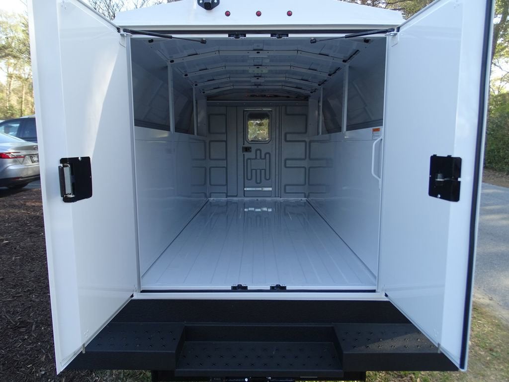 2026 Chevrolet Express Cutaway 3500 1WT