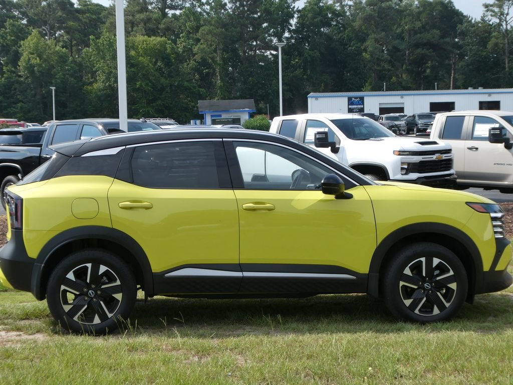 2025 Nissan Kicks SR