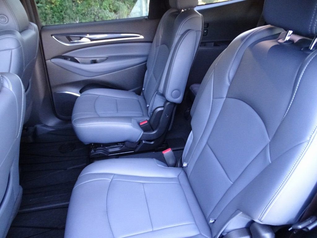 2022 Buick Enclave Essence